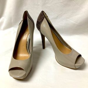 Jessica Simpson Grey and Snakeskin Peep Toe Patent Leather Heels, size 9.5
